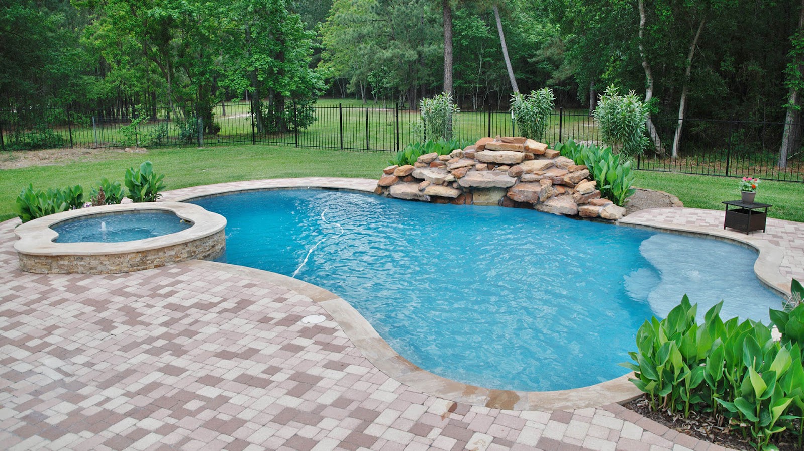 Resort-Style Pool & Spa Combo
